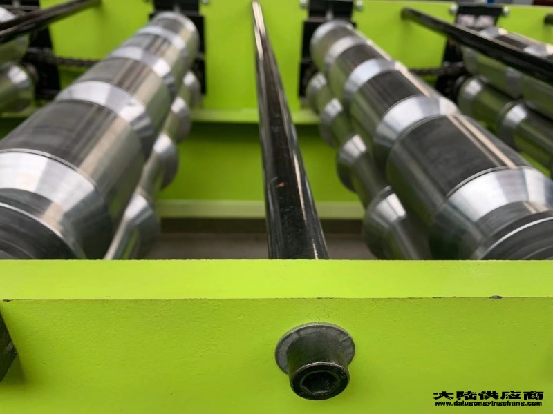 中吉压瓦机厂彩钢卷生产设备多少钱哪里的压瓦机质量好