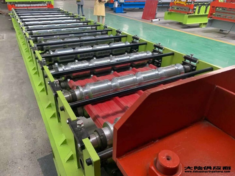 金达压瓦机设备厂彩钢成型设备厂家江苏省宿迁市王老板订购一台全自动840型彩钢瓦设备