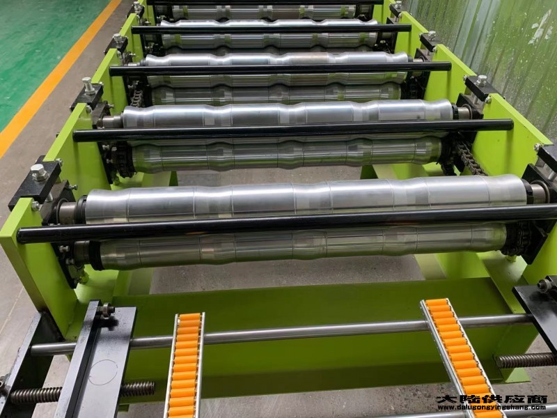 沧州狮城压瓦机械设备彩钢扣板压瓦机彩钢压型设备装备
