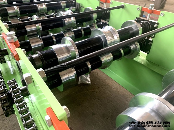 和平县中国沧州华泰压瓦机设备有限公司压板机加工复合板☎13803250766
