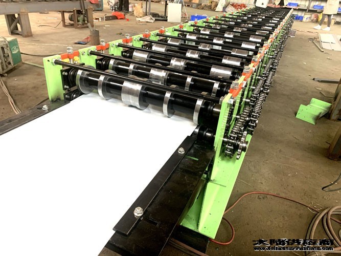 河北省沧州市浩洋压瓦机泉州二手楼承板机生产厂家哪个比较好