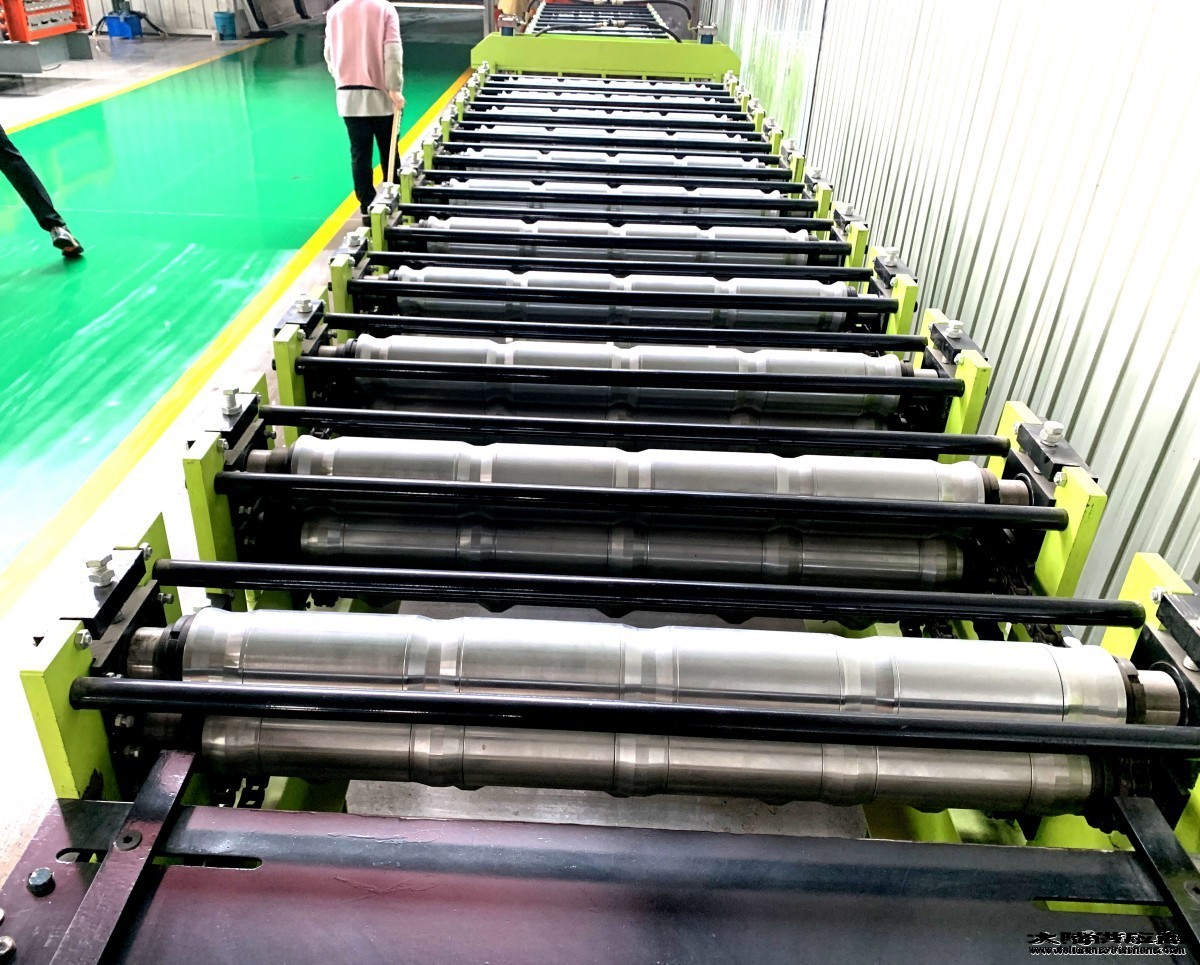 河北泊头浩洋机械生产厂上海同蕾岩棉复合板机器13831722812(微信同号)